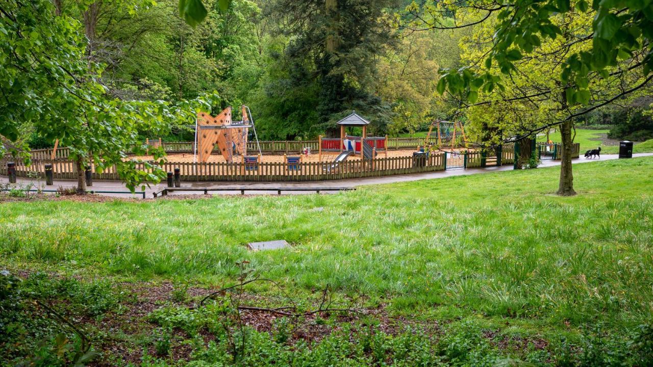 School Path Ironbridge Home With Roof Terrace ภายนอก รูปภาพ