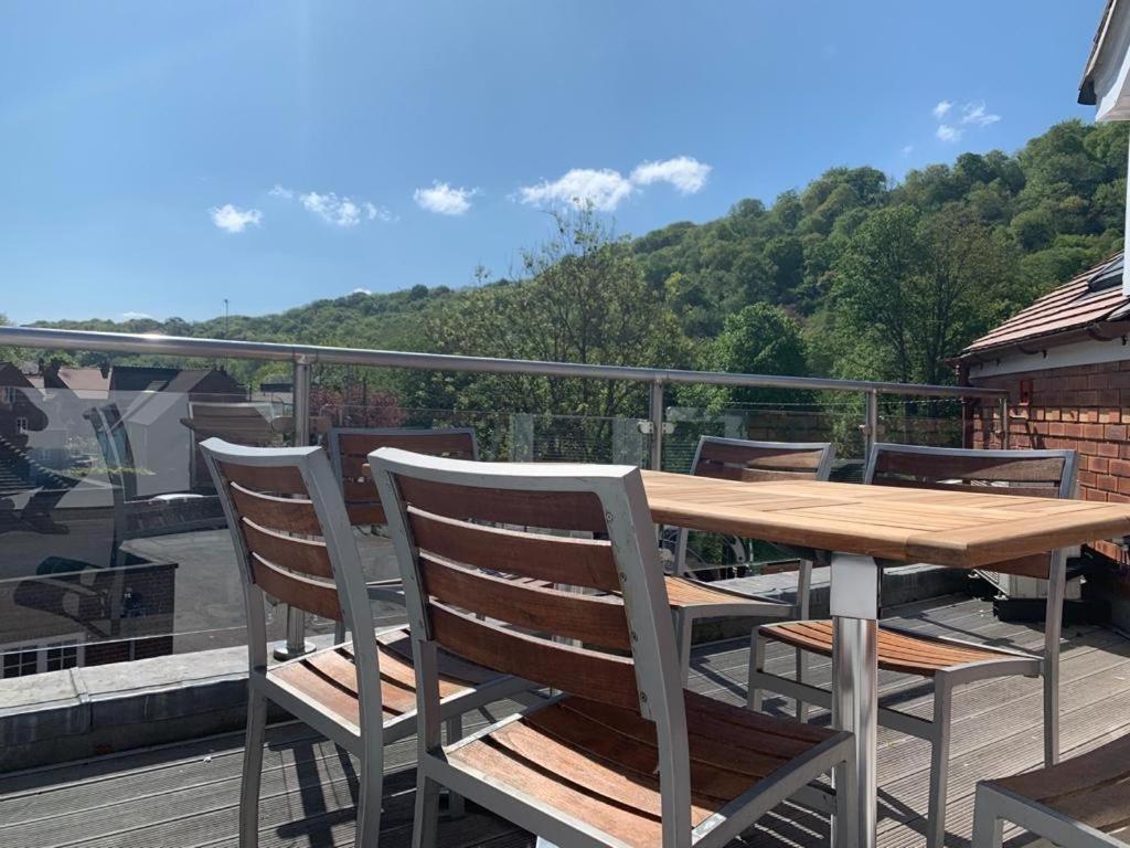 School Path Ironbridge Home With Roof Terrace ภายนอก รูปภาพ